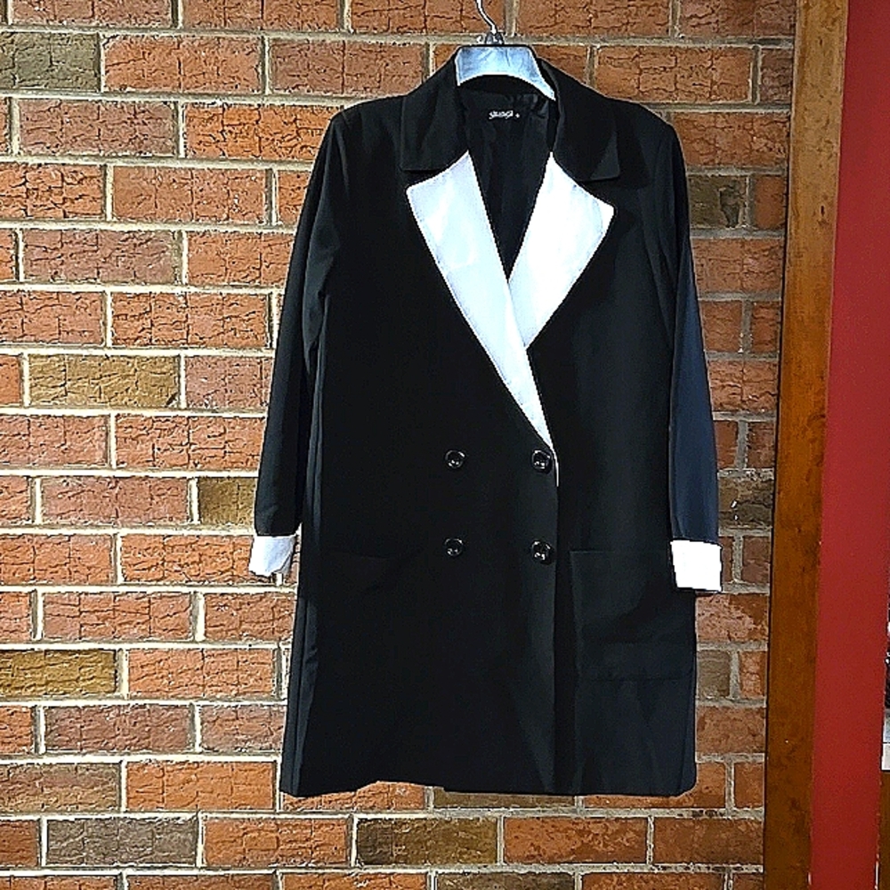 Elegant Black and White Long Sleeve Dress